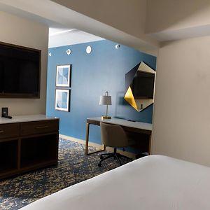 Junior King Suite Seating Area